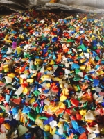 HDPE Mixed Colors Rigid Plastic Regrind, Injection Grade
